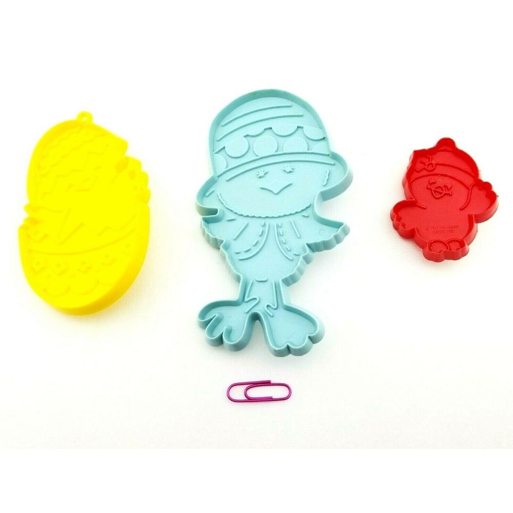 VINTAGE 1975 Hallmark Easter Cookie Cutters 3pc